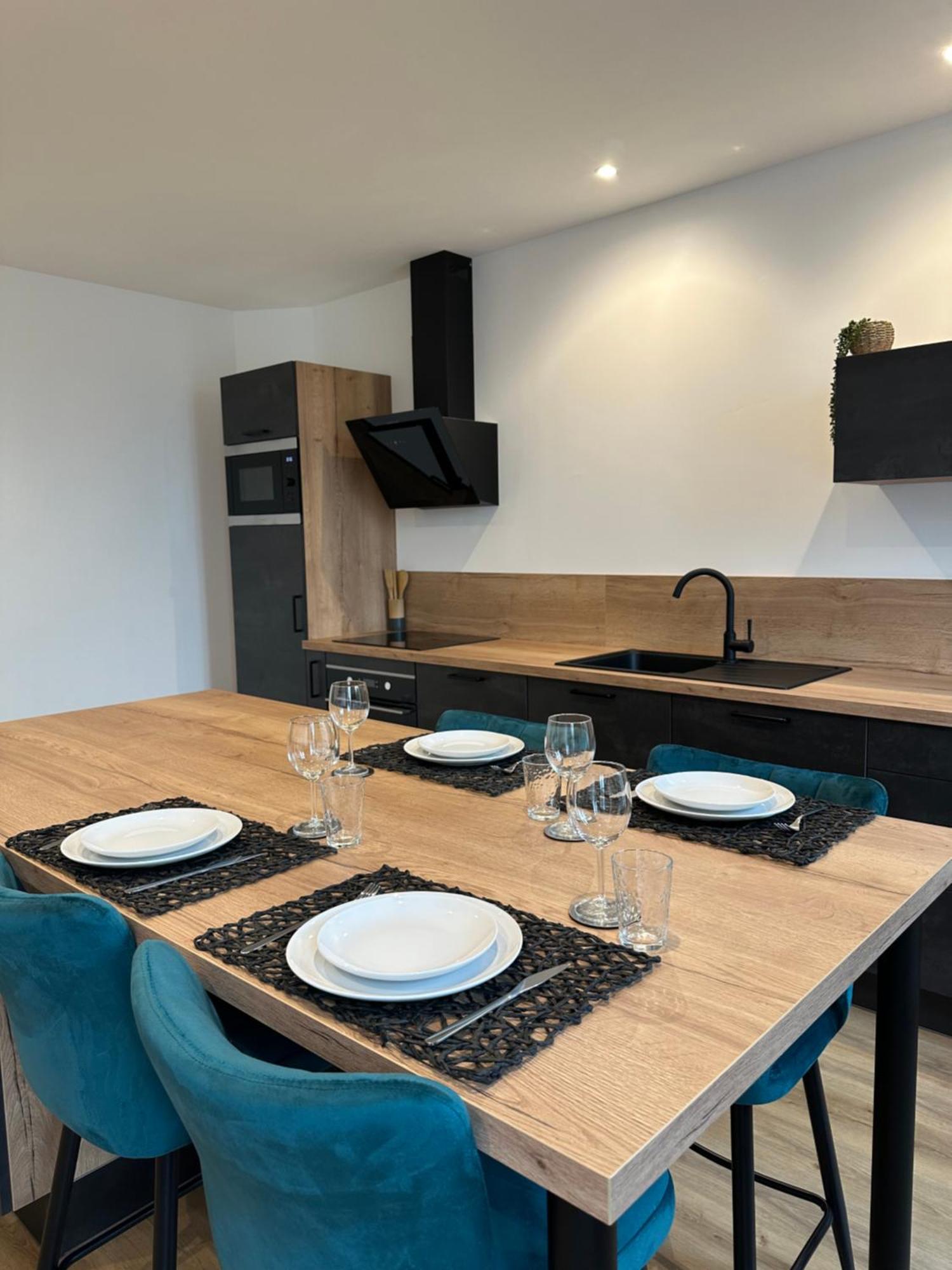 Appartement De La Gare เรเมียร์มอง ภายนอก รูปภาพ